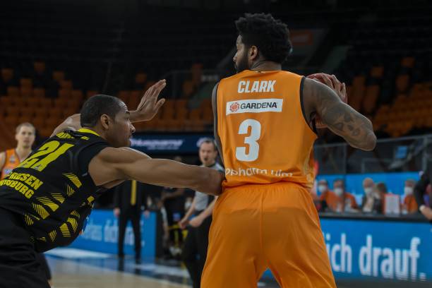 这一成绩仅 这一成绩仅